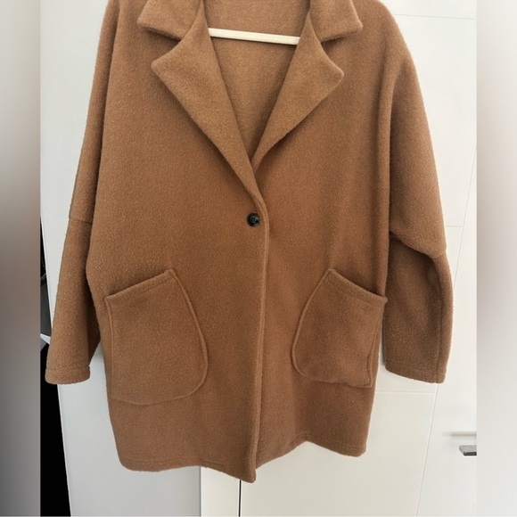 Soft & Warm Coat from Italy - Picture 3 of 5